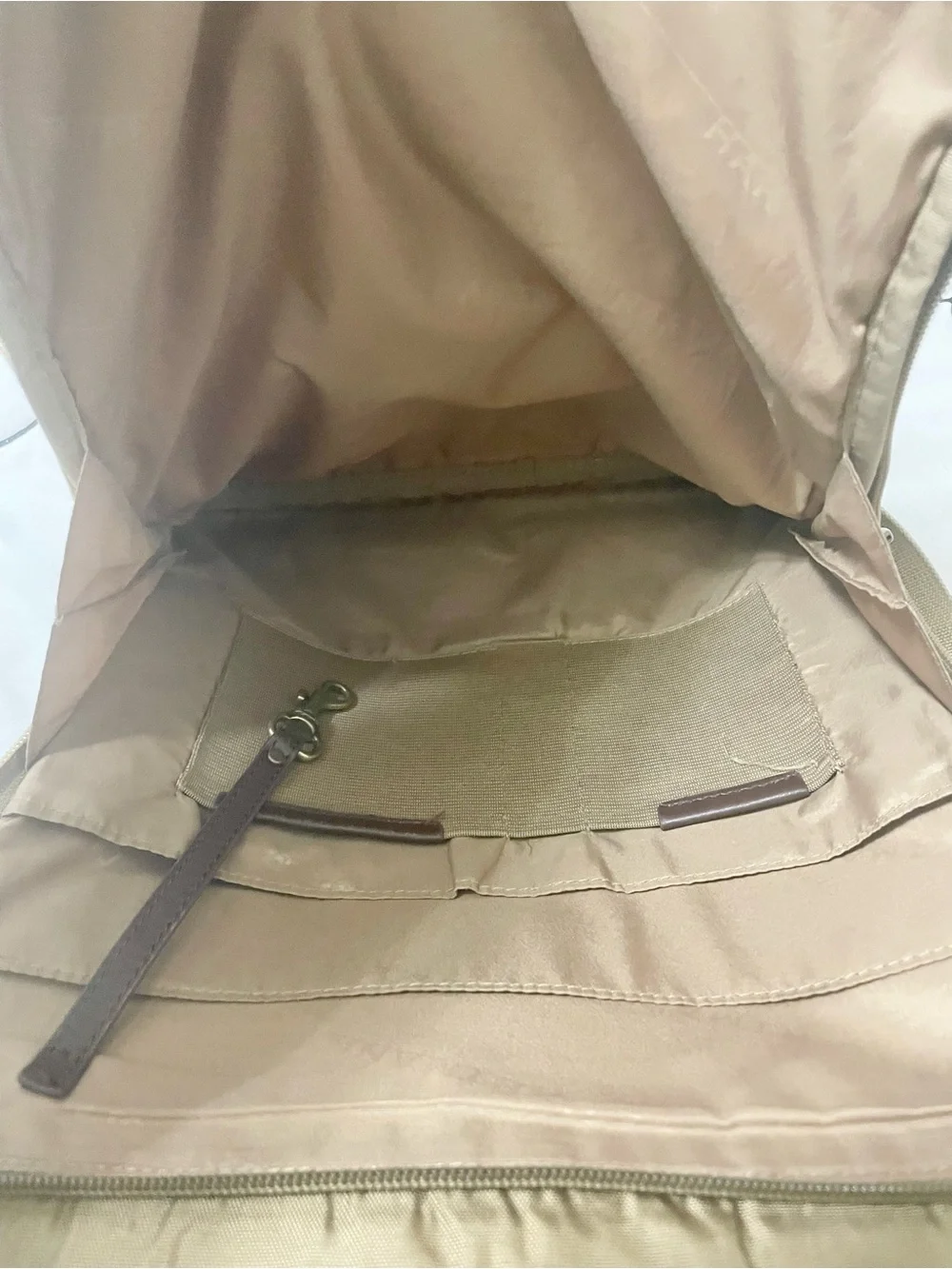 Hartmann tan messenger